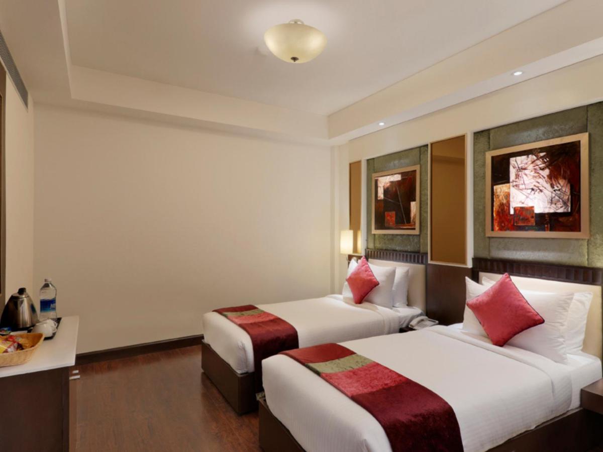 Inde Hotel Vista Woods Huda City Centre, Gurgaon Exterior foto